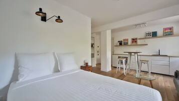 Internet, bed sheets