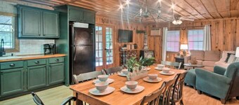 Charming 4-bedroom cabin with WiFi and AC in Lake Bruin, St. Joseph