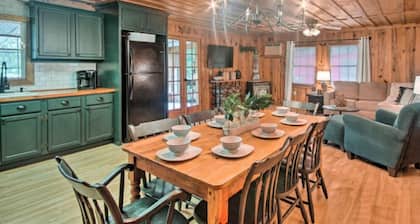 Charming 4-bedroom cabin with WiFi and AC in Lake Bruin, St. Joseph