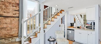 Claus Quarters on Front! Perfect location in the Heart of Downtown!