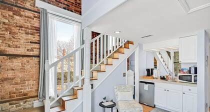 Claus Quarters on Front! Perfect location in the Heart of Downtown!