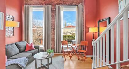 JoJo's Jewel on Front! Perfect location in the Heart of Downtown!