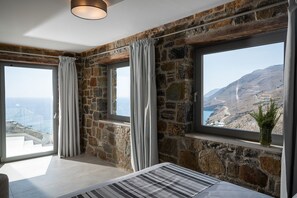 2 bedrooms, in-room safe, iron/ironing board, travel crib - Dóma, panoramic views, and pool. (Hora Sfakion)