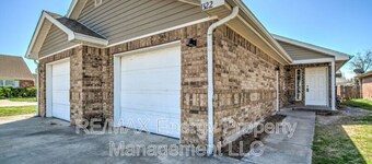 Cozy 3-bedroom Duplex in lovely Norman down the road from OU campus!!