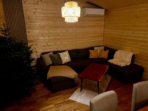House, 1 Bedroom, Smoking, Sauna | Living room | Books - Cozy Ockelbo Retreat With Sauna & Stunning Nature Views (Ockelbo)