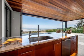 Mikrowelle, Ofen, Herdplatte, Geschirrspüler