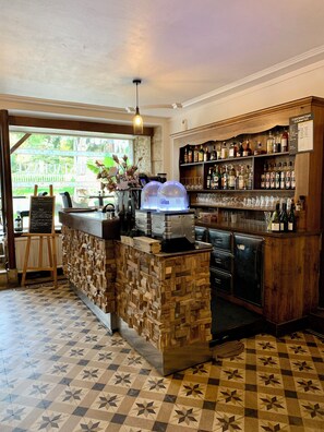 Serveert ontbijt en lunch, Franse gerechten