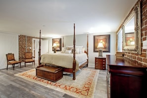 Apartment, Park View - Sophisticated Historic Remodeled 9 BR (Savannah)