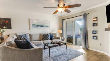 House, Multiple Beds, Kitchen, Garden View | Living area