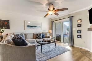 Ferienhaus, Mehrere Betten, Küche, Gartenblick | Wohnbereich