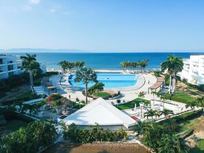 Outdoor pool, a heated pool