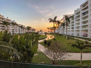 Property grounds - Luxury Beachfront Apartment with Infinity Swimming Pools in Nuevo Vallarta (Nuevo Vallarta)