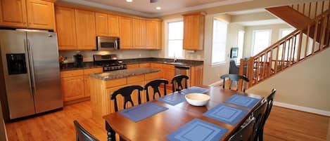 House, Multiple Beds, Jetted Tub, Garden View | Private kitchen | Coffee/tea maker