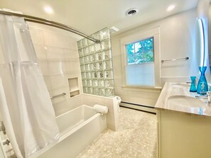 House, Multiple Beds, Patio | Bathroom - Lake Drive 125 (Rehoboth Beach)