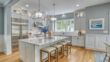 House, Multiple Beds, Pool Access, Pool View | Private kitchen