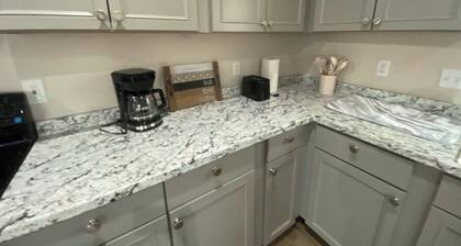 Fabulous 3-bedroom house with AC in Cleveland