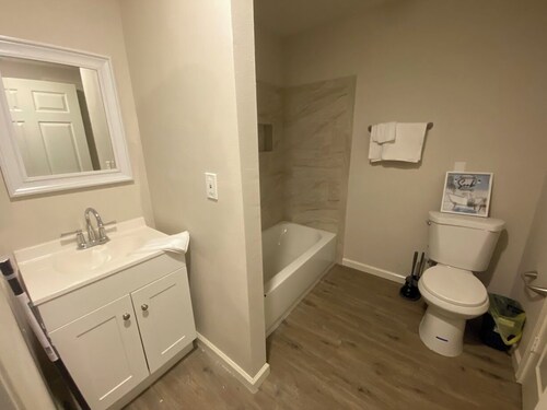 Fabulous 3-bedroom house with AC in Cleveland