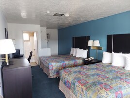 Classic Double Room | Desk, laptop workspace, free WiFi