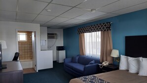 Desk, laptop workspace, free WiFi - Vernal Inn (Vernal)