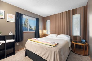4 Schlafzimmer, Zimmersafe, Schreibtisch, Bügeleisen/Bügelbrett