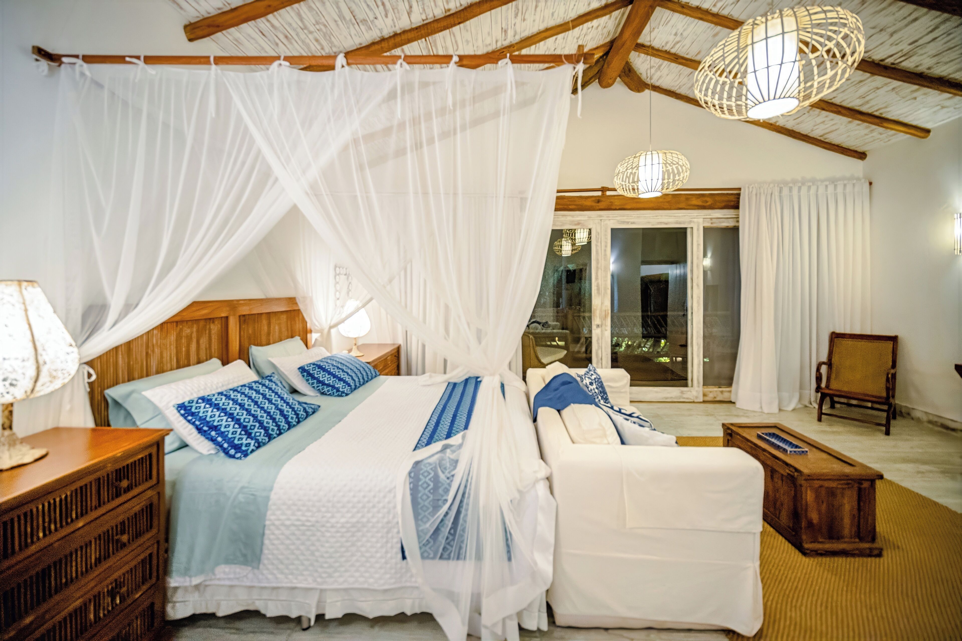 Luxury Double Room, Beach View | Free WiFi, bed sheets