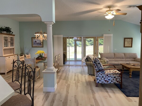 リビング エリア