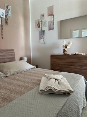 3 bedrooms, iron/ironing board, travel crib, free WiFi