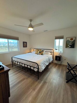 3 chambres, bureau, fer et planche à repasser, Wi-Fi gratuit