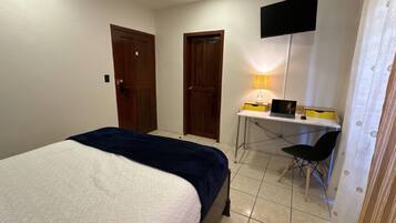 1 dormitorio, tabla de planchar con plancha, wifi