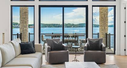 The Rosco! Main Channel! Private Pool, Spa, Mini Golf, Gm Rm! Sleeps 32!