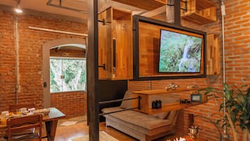 Chalet 21 | Soundproofing, free WiFi, bed sheets