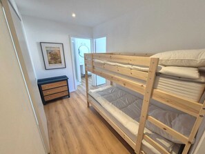 1 chambre, lit de bébé portatif, Wi-Fi, literie fournie