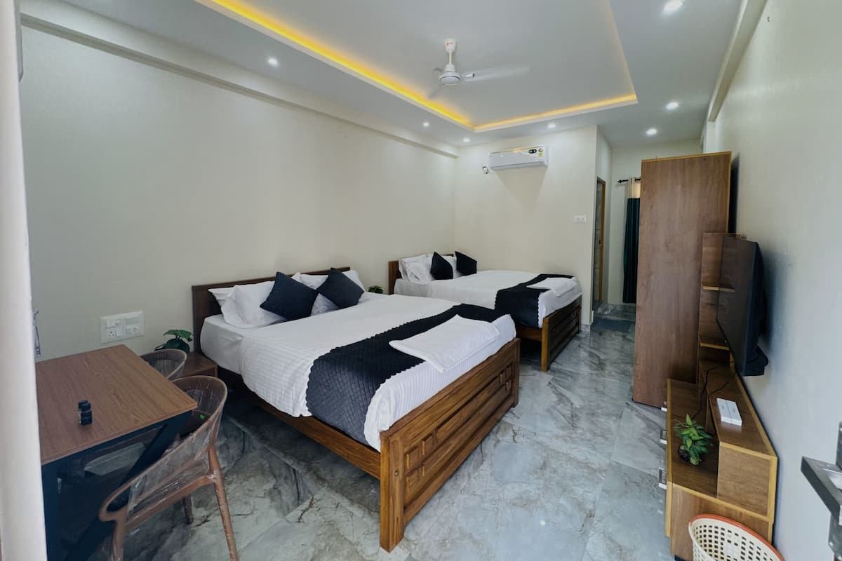 Family Double or Twin Room, Mountain View