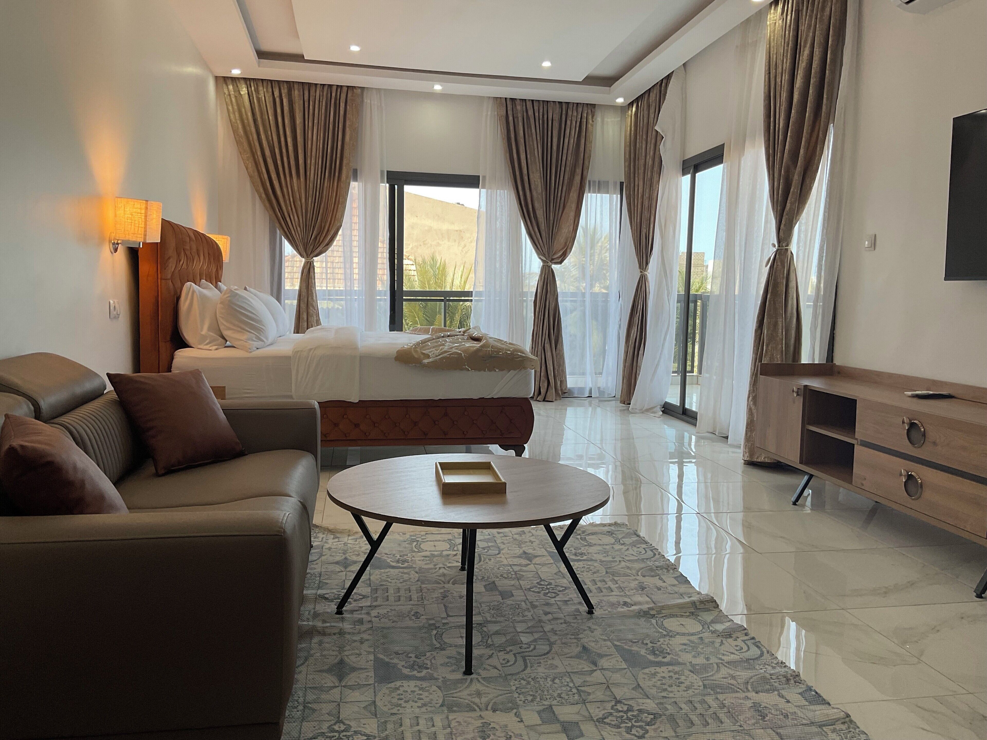 10 bedrooms, iron/ironing board, WiFi, bed sheets