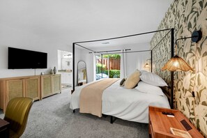 4 chambres, coffres-forts dans les chambres, bureau