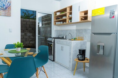 House with strategic location close to everything.