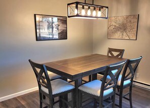 Dining - Escape to Spicer and enjoy stunning lake views from this comfortable 2-bedroom! (Spicer)