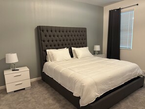 8 soverom, strykejern/-brett, wi-fi og sengetøy