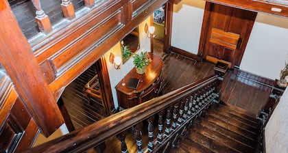 Victorian Bed & Breakfast in Charming Mountain Town