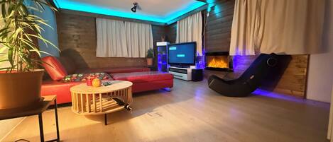 Smart TV, fireplace