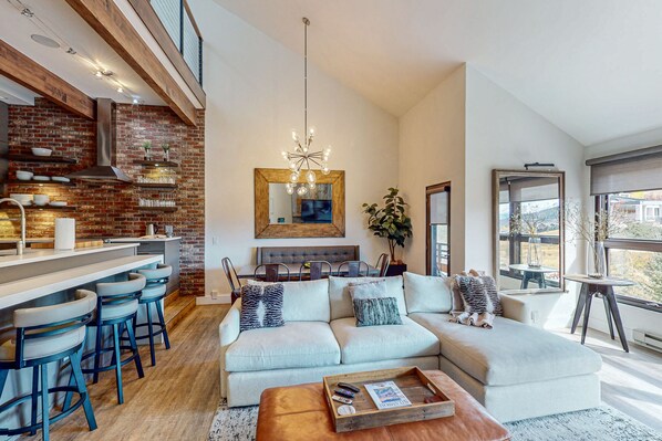 Télévision, cheminée