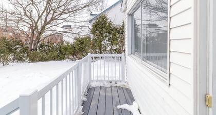 Comfy/New 3 BDR house near DT,Hospital,2 parking