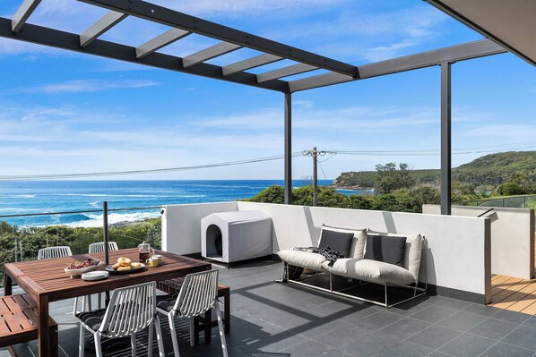 تناول الطعام بالخارج