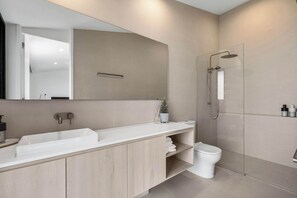 Shower - Beachside In Kioloa S (Kioloa)