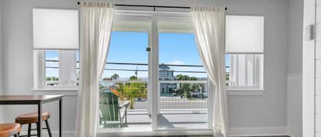 House, Multiple Beds (Golden Seashell East) | Interior