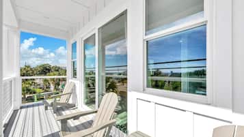 House, Multiple Beds (Golden Seashell West) | Terrace/patio