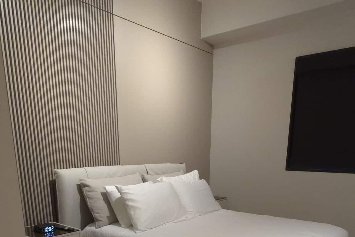 Exclusive Apartment | 2 bedrooms, Egyptian cotton sheets, premium bedding, in-room safe