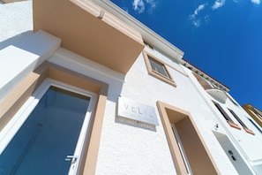 Front of property - Velis - art & hospitality (Posada)