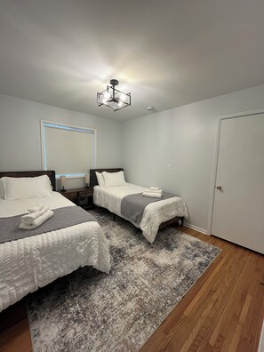 3 bedrooms, iron/ironing board, WiFi, bed sheets