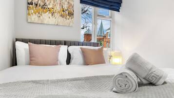 Apartment, Non Smoking, Kitchen | 3 bedrooms, iron/ironing board, free WiFi